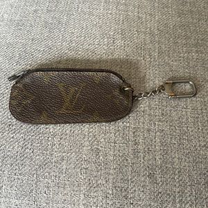 Louis Vuitton pochette cles key pouch